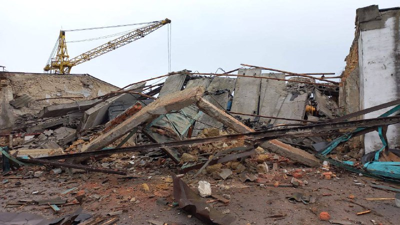 Массовые разрушения в Бериславе после вчерашнего авиаудара России