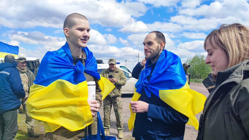 45 Ukrainos karo belaisviai buvo išlaisvinti iš Rusijos nelaisvės nauju apsikeitimu