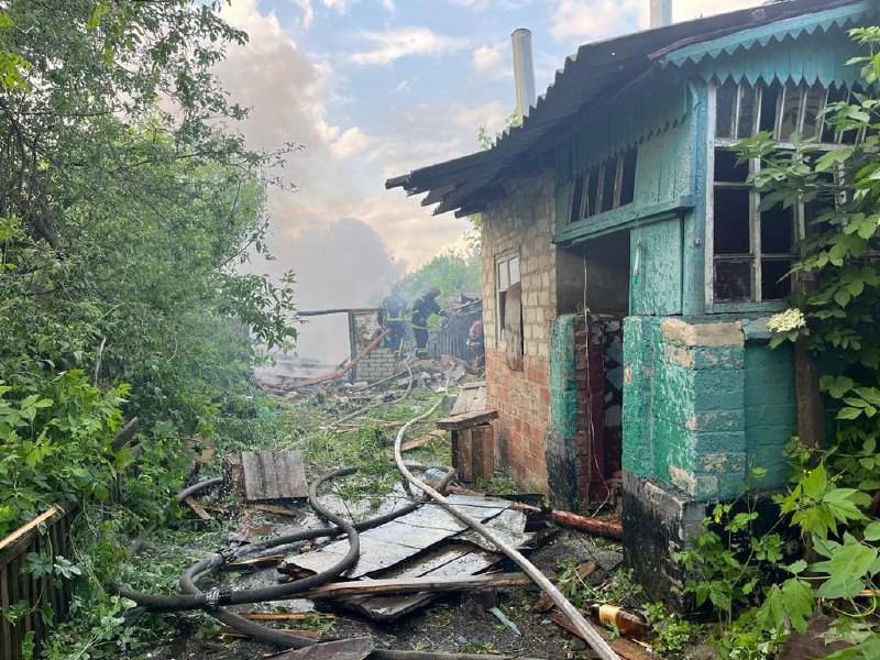 Једна особа је рањена у гранатирању села Кучеривка у области Һарков, друга у селу Боһуславка