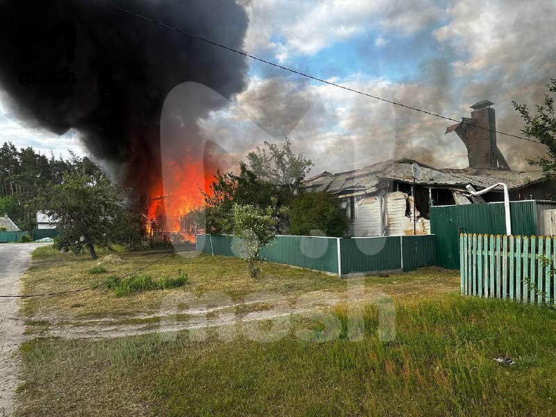 别尔哥罗德地区的 Novaya Tavolzhanka 村发生炮击事件