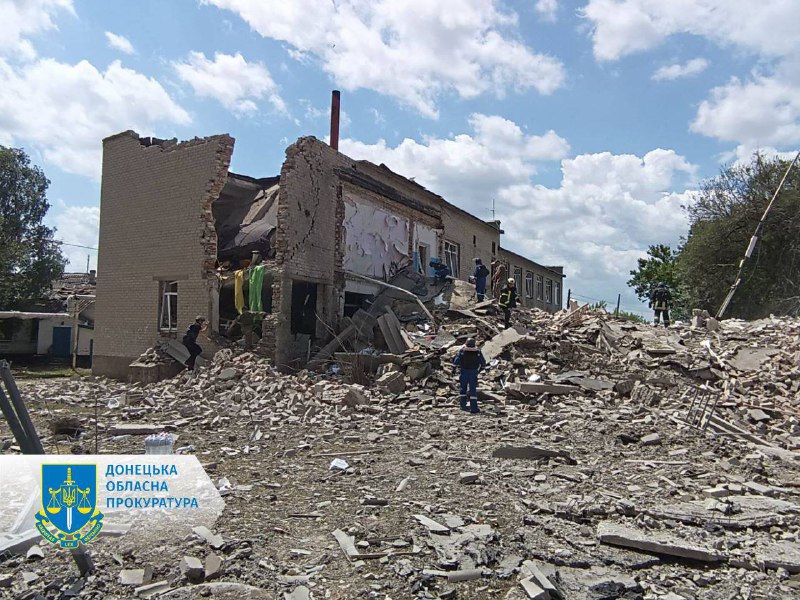2 ihmistä kuoli ja 6 haavoittui venäläisten pommitusten seurauksena Serhiivkan kylässä Donetskin alueella