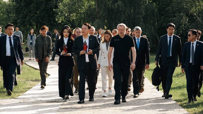 El presidente de Corea del Sur visita Ucrania