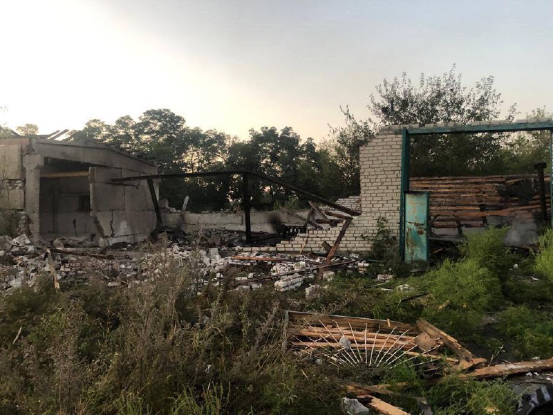 Rosyjskie drony Shahed zniszczyły opuszczone magazyny zboża we wsi Pisky-Radkivsky w rejonie Izyum obwodu charkowskiego