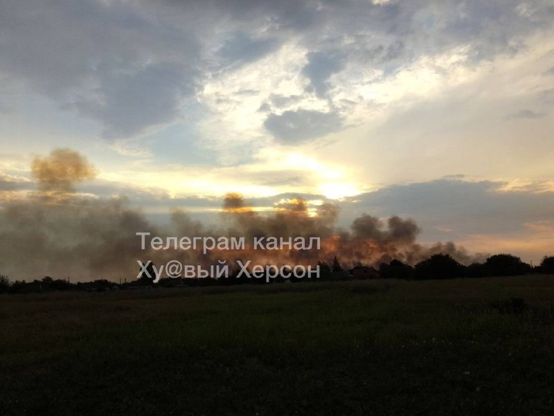 Gran incendio reportado cerca de Chaplynka, región de Kherson