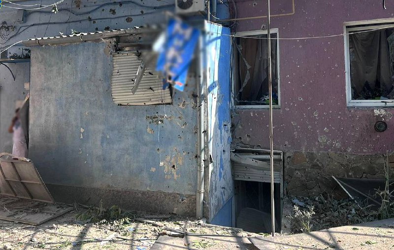 Trois personnes ont été blessées suite à un bombardement russe à Kherson