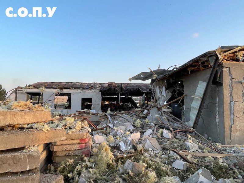 Zniszczenia w dzielnicy Izmail w obwodzie odeskim w wyniku nocnego ataku dronów