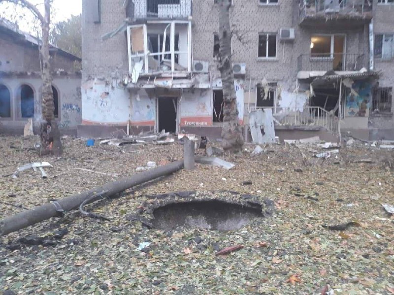 Russische artillerie heeft vanmorgen woongebouwen in Cherson beschoten
