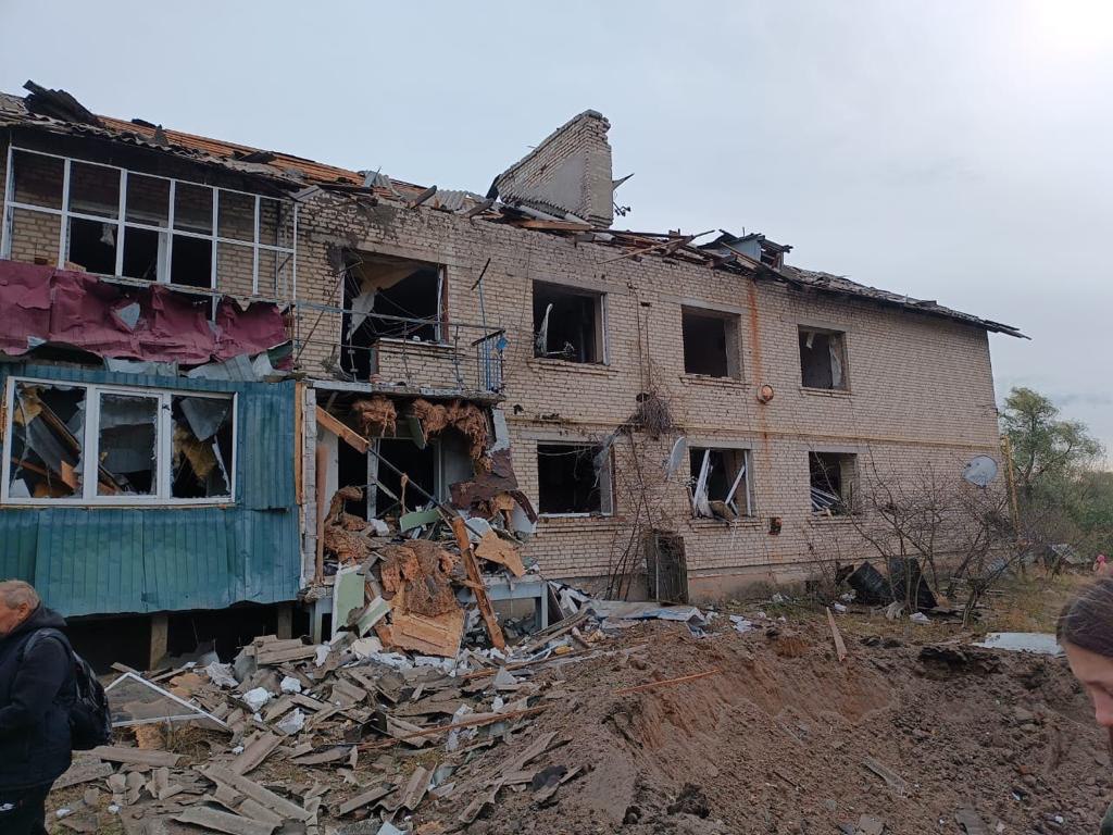 L'esercito russo ha condotto un attacco missilistico nella città di Peresichne vicino a Kharkiv con missili S-300