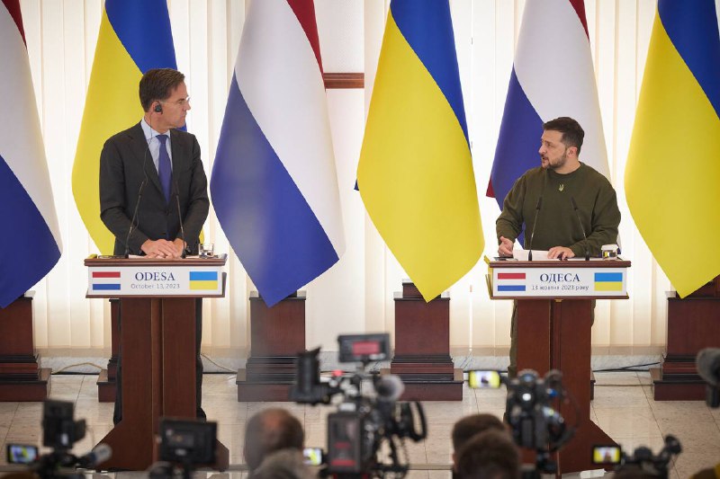 荷兰首相马克·吕特在敖德萨会见乌克兰总统泽连斯基