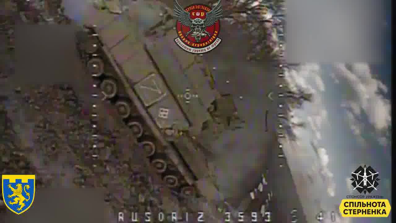 乌克兰军方用几架 FPV 无人机摧毁了库皮扬斯克方向的 TOR SAM
