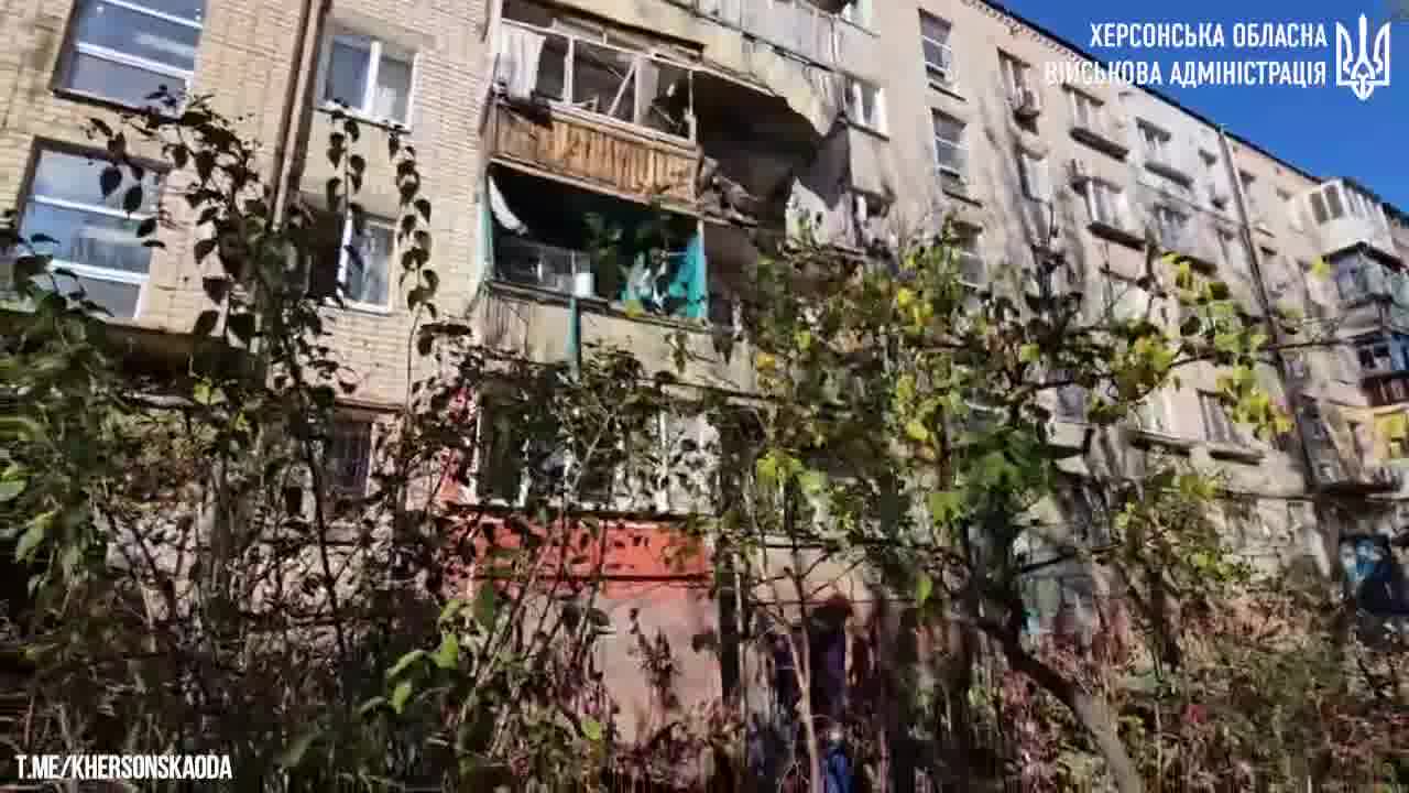 Russische artillerie beschoot het district Korabelny in Kherson, waarbij één persoon om het leven kwam en nog eens drie gewond raakten
