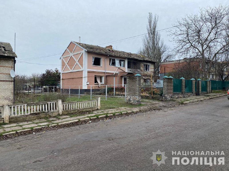 2 reddingswerkers gedood en 3 gewond, 4 andere burgers raakten gewond als gevolg van dubbele tikraketaanvallen in het district Komyshuvakha in de regio Zaporizzhia