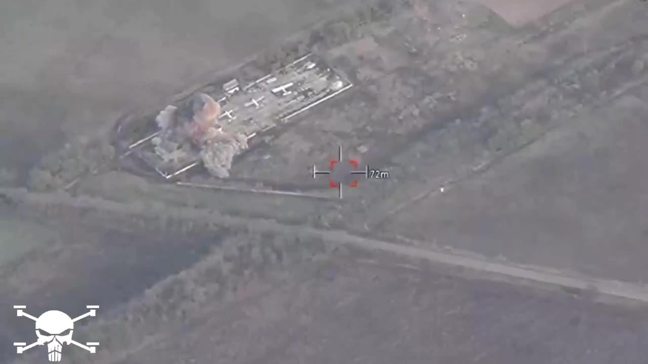 Frappe aérienne ukrainienne du JDAM sur une base russe près de Tarasivka, dans la région de Kherson