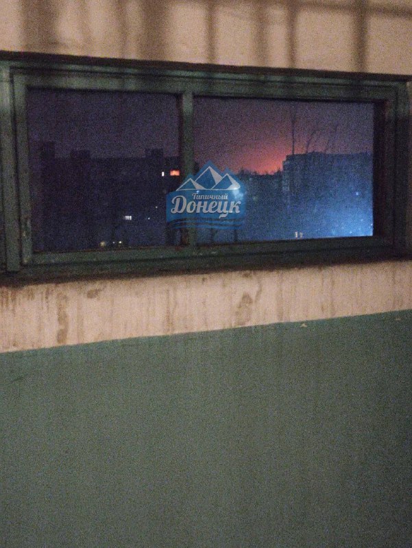 W Doniecku i Makiejewce odnotowano eksplozje, w okolicy doszło do częściowego zaciemnienia