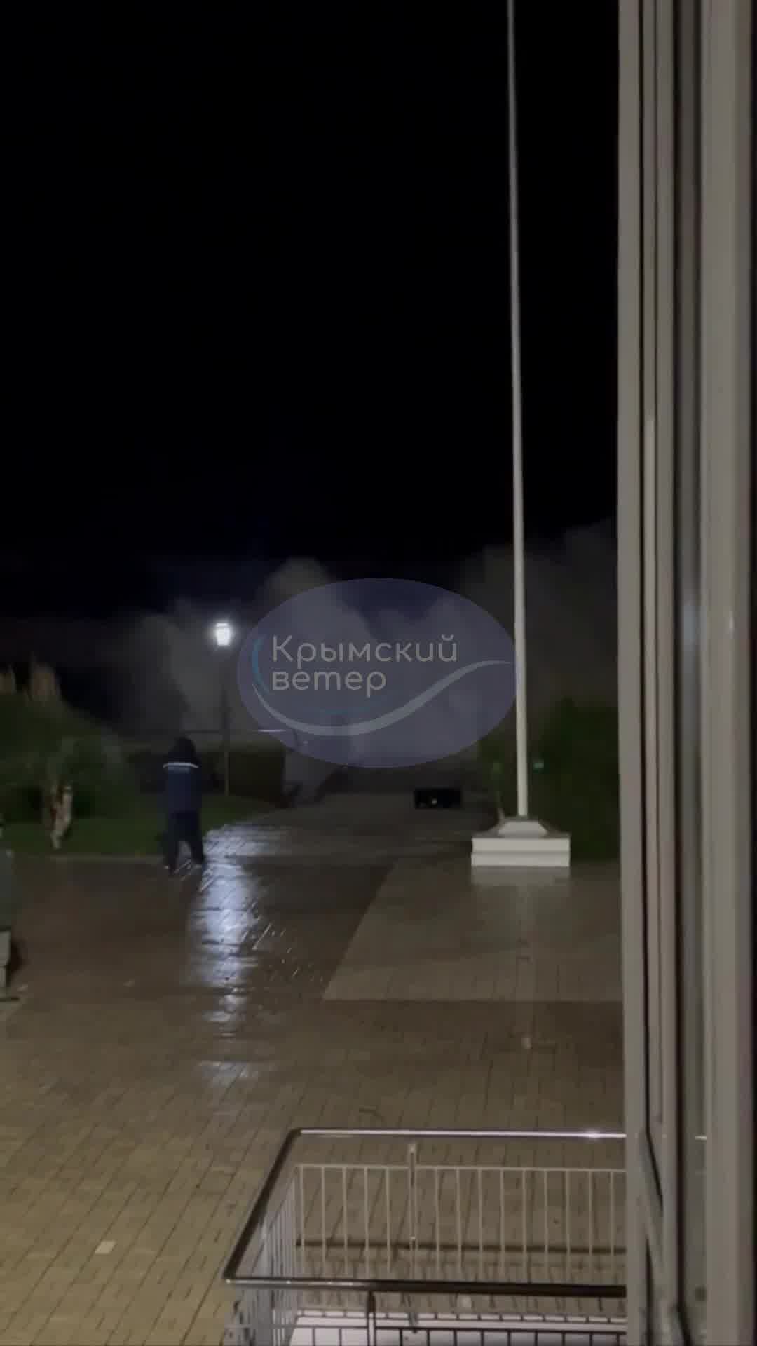 Сильный шторм в Крыму.