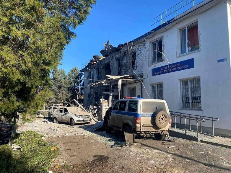 Ukrajinský raketový útok zasiahol policajnú stanicu zamestnaneckých úradov v dedine Yubileyne v Chersonskej oblasti