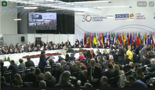 A delegação ucraniana deixou a sala de reuniões da reunião ministerial da OSCE em Skopje quando o ministro dos Negócios Estrangeiros russo, Sergey Lavrov, começou a falar, informou o Pravda Europeu.
