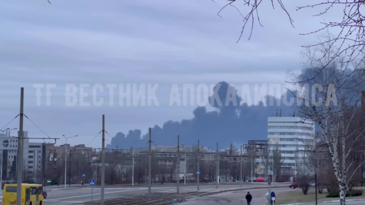 Raketový útok ohlásený v sklade paliva v okrese Buddenovsky v Donecku