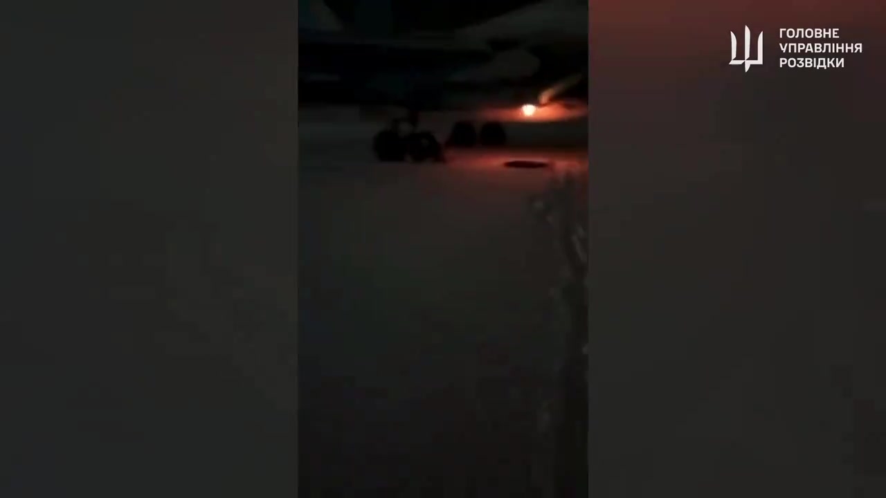 Inteligência Militar Ucraniana: Aeronaves Su-34 das Forças Aéreas Russas pegaram fogo no campo de aviação Shagol, perto de Chelyabinsk, na noite passada