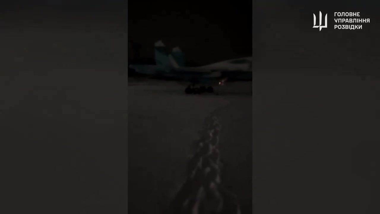 Ukrainischer Militärgeheimdienst: Su-34-Flugzeuge der russischen Luftstreitkräfte fingen letzte Nacht auf dem Flugplatz Shagol in der Nähe von Tscheljabinsk Feuer
