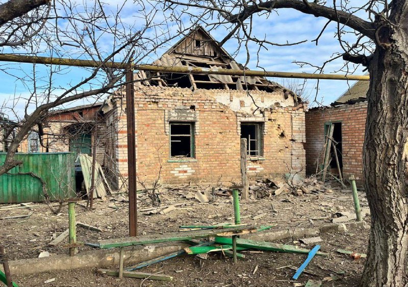 1 persona uccisa, 2 feriti, tra cui un bambino, in seguito al bombardamento russo a Nikopol con l'artiglieria