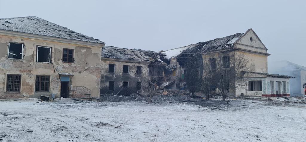 L'artillerie russe a bombardé Avdiyivka et Zalizne avec de l'artillerie, faisant 1 mort. Lancement de 4 missiles S-300 à Hrodovka et de 2 missiles à Myrnohrad