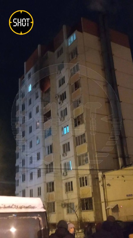 Po hlásených výbuchoch vo Voroněžskom obytnom dome poškodili trosky dronu alebo rakety protivzdušnej obrany