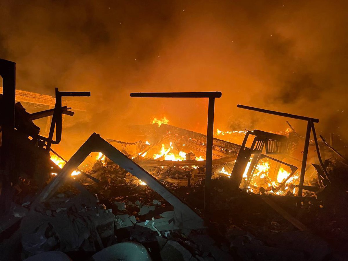 Руската армия унищожи пощата в Селидове, Покровска област