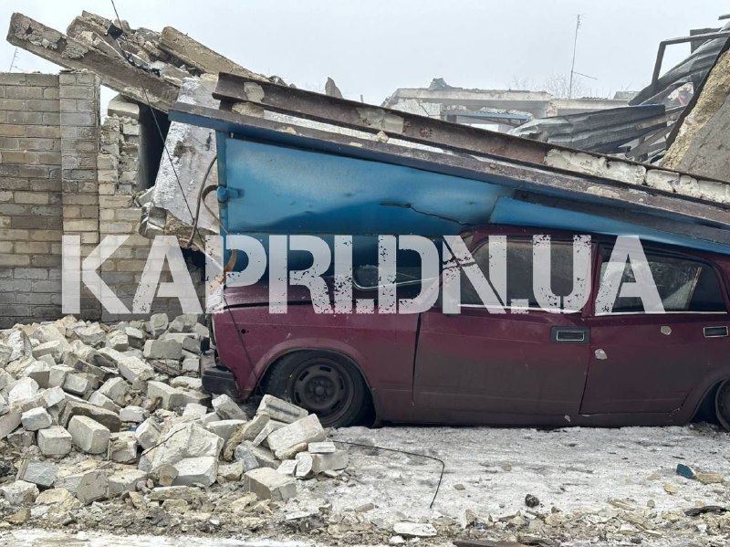 Zniszczenia w Nowohrodiwce obwodu donieckiego w wyniku nocnego ostrzału