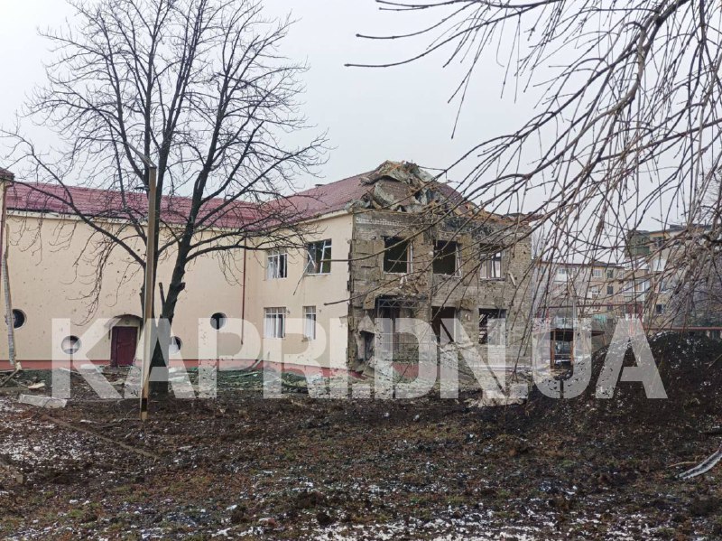 Distruzione a Myrnohrad nella regione di Donetsk a seguito di attacchi missilistici russi
