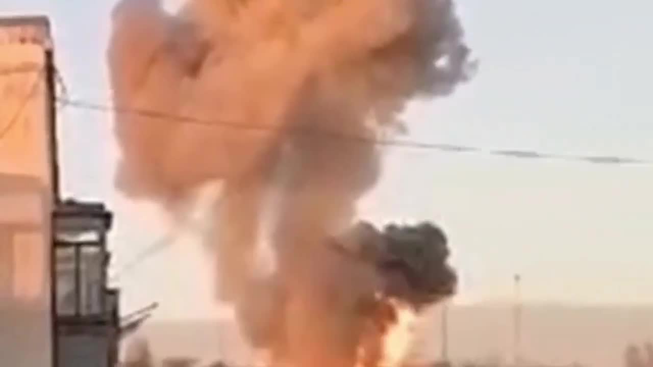 Doniesienia o zniszczeniu radaru i uszkodzeniu samolotu na lotnisku Belbek w wyniku uderzenia rakietowego