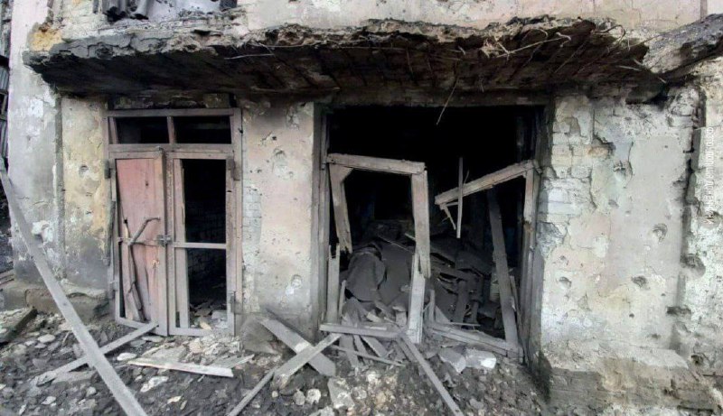 Zničenie v dôsledku bombardovania v Pokrovsku