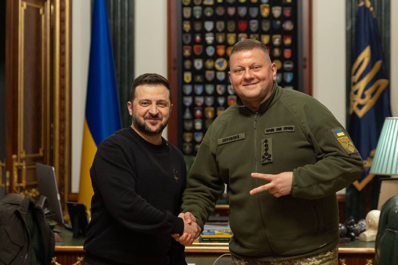 Predsjednik Zelensky sastao se s vrhovnim zapovjednikom Oružanih snaga Ukrajine Zalužnyjem, predložio mu da nastavi raditi u timu nakon promjene zapovjedništva