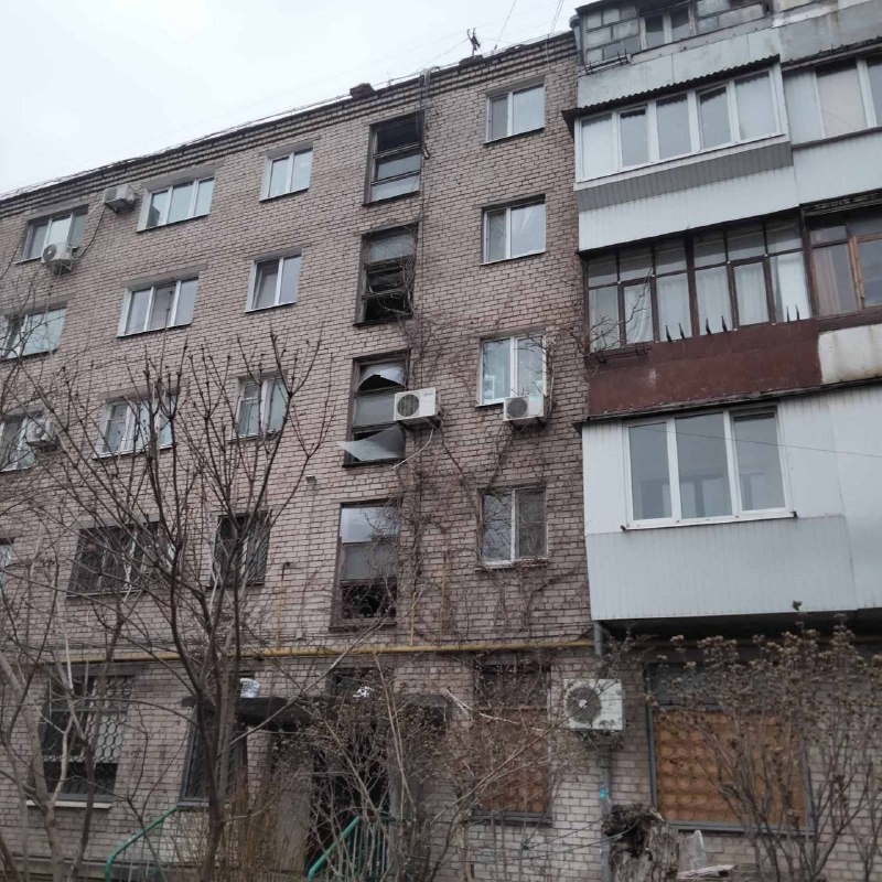 4 persone sono ferite questa mattina in seguito all'attacco missilistico russo a Zaporizhzhia