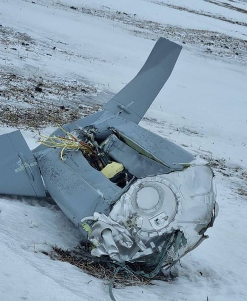 一枚不明物体坠入伏尔加格勒地区埃兰斯基区的田野，没有造成任何损坏。