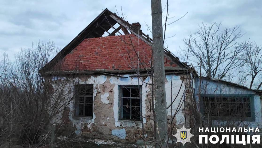 Una persona è rimasta ferita quando un drone russo ha lanciato un ordigno esplosivo a Beryslav