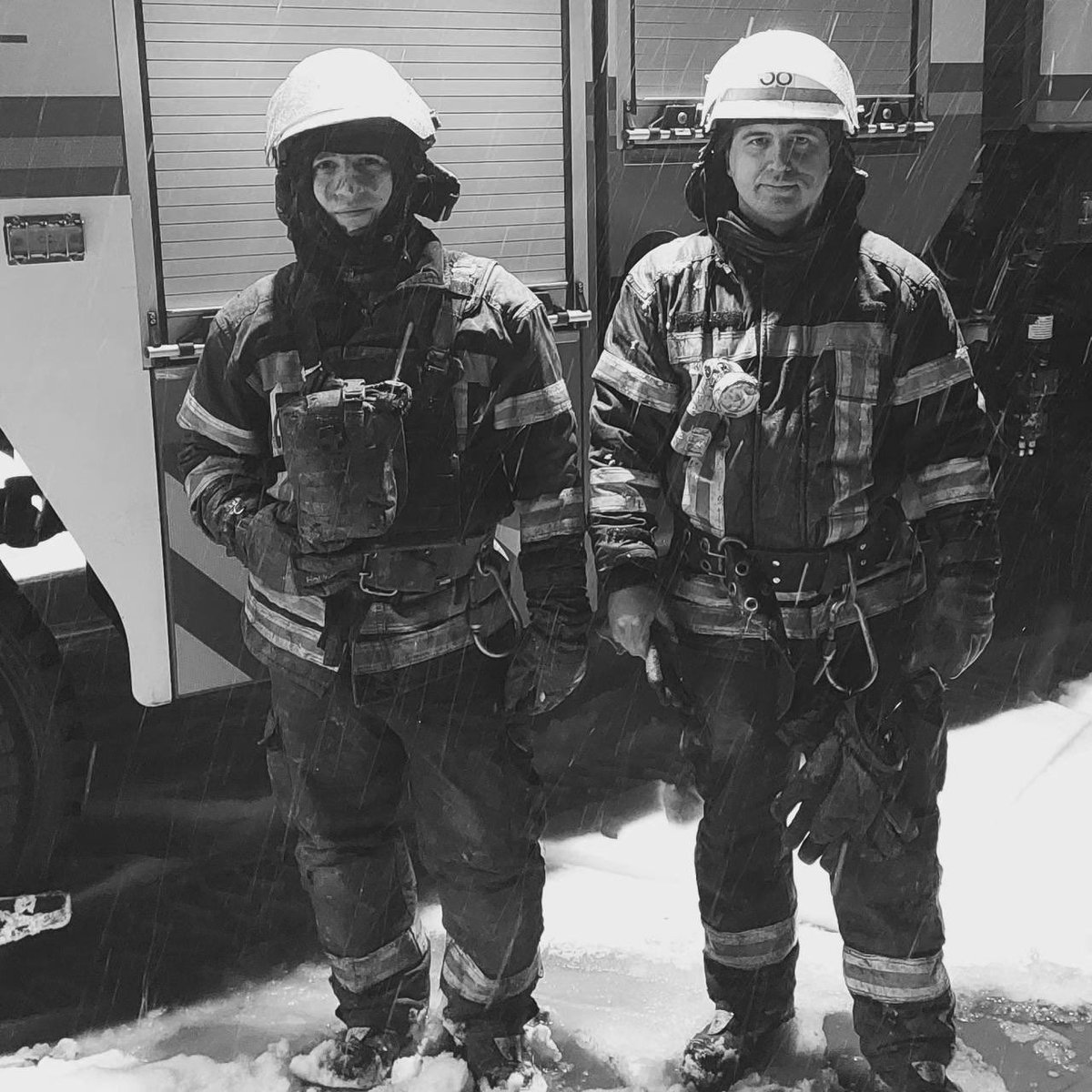 Двама пожарникари загинаха в резултат на руски двоен удар в района на Краматорск