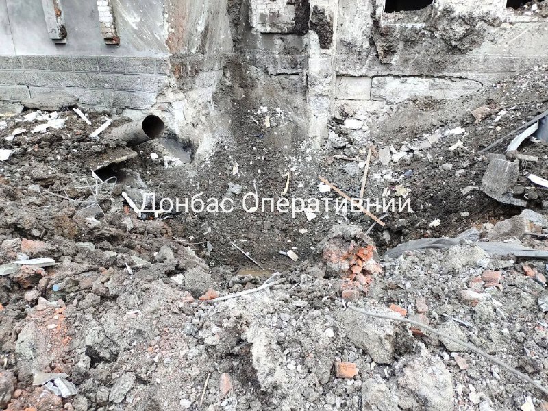 Danos em Pokrovsk como resultado de ataque com mísseis russos