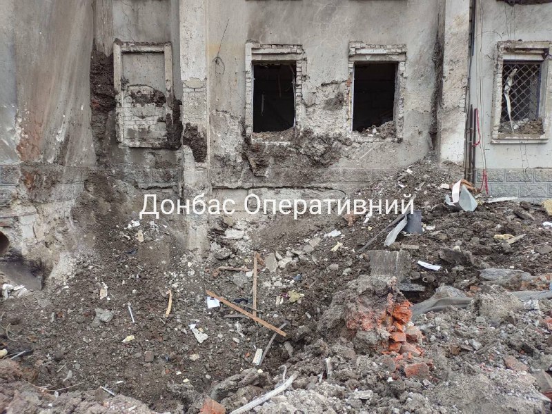 Разрушения в Покровске в результате ракетного удара РФ