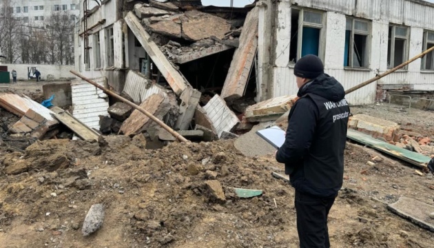 У Сумах внаслідок атаки російського безпілотника поранено 7 осіб, серед них дитина