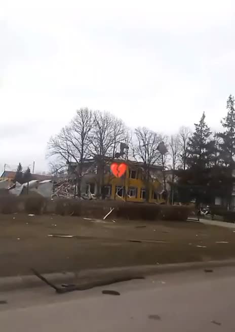 Zniszczenia w Szachowie w obwodzie donieckim w wyniku wczorajszego ostrzału rosyjskiego