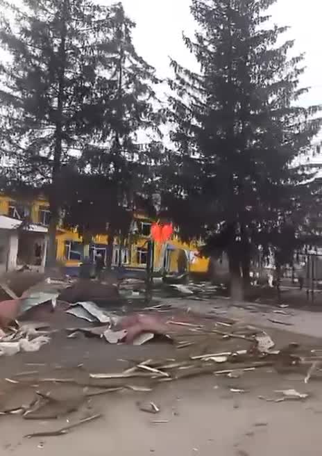 Vernietiging in Shakhove van de regio Donetsk als gevolg van Russische beschietingen gisteren