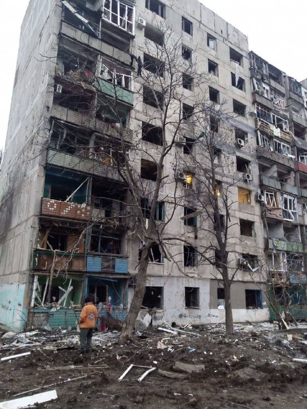 Bombardıman sonucu Myrnohrad'da hasar