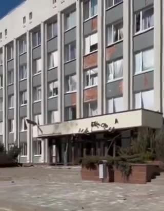 Административната сграда в Белгород е повредена в резултат на предполагаема атака с дрон