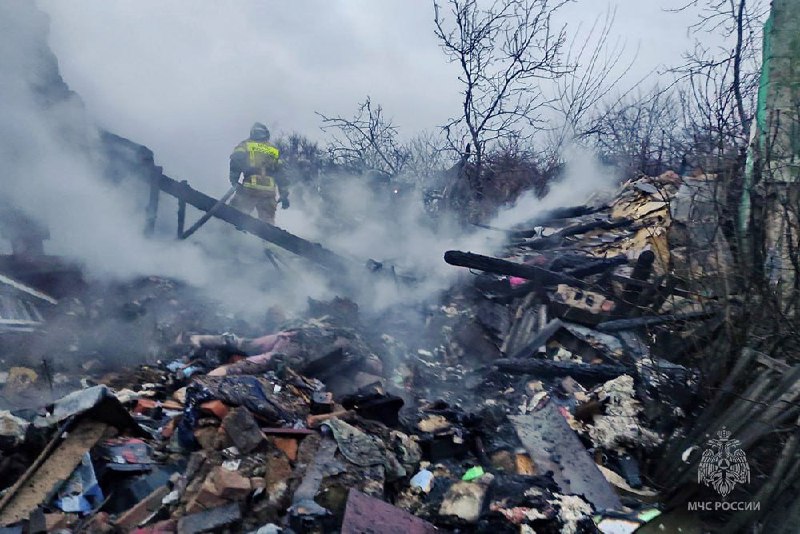 Zniszczenia w obwodzie pietrowskim w Doniecku w wyniku ostrzału
