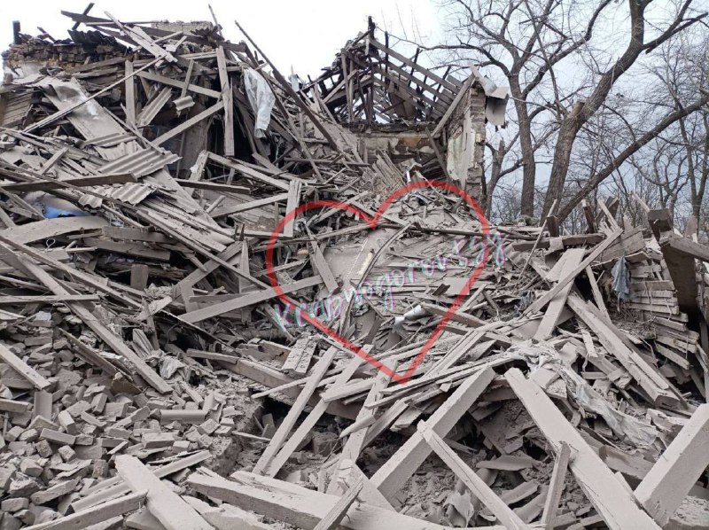 Distruzione a seguito del bombardamento a Krasnohorivka
