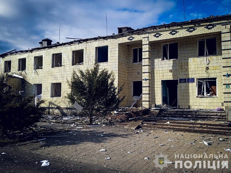 Um funcionário da escola foi morto em consequência do bombardeio russo na comunidade de Velyka Pysarivka