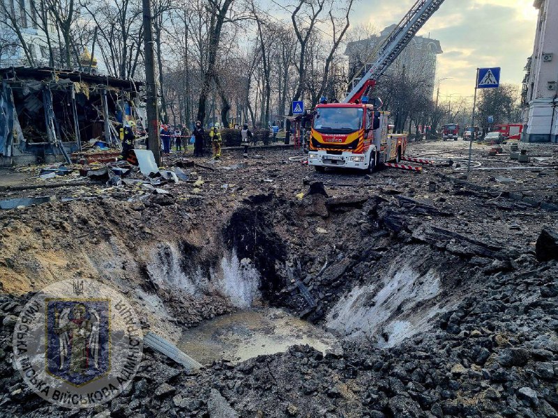 12 personnes blessées à Kyiv suite à des frappes de missiles russes
