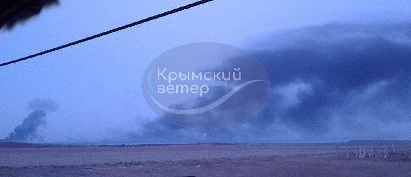 Пожар в нефтеното депо в Хвардийске, близо до Симферопол, окупиран Крим