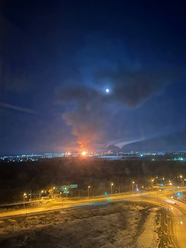 Rafinerija nafte Kuibyshev obustavila je rad nakon napada UAV-a 23. ožujka. Jedna od jedinica je oštećena. Izvori ASTRE: U napadu na rafineriju nafte u Samari oštećena je jedinica AVT-4 i prekinut je proizvodni ciklus tvornice.